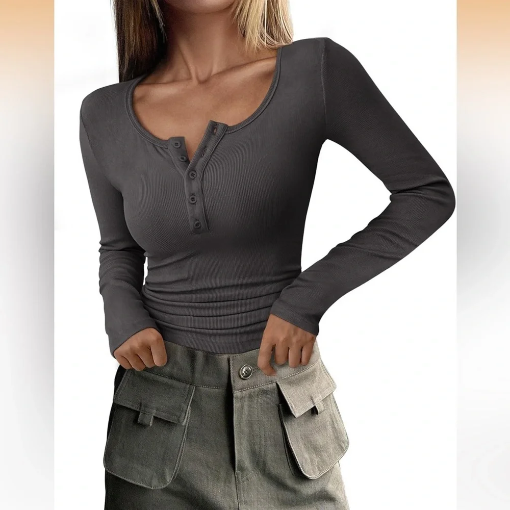 52. Women's Long Sleeve Button-Up Top - Gray NWOT - Picture 1 of 1